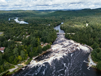 парк каскадов и водопадов на реке уаро, в родоне, квебек, канада - EOS_Canon