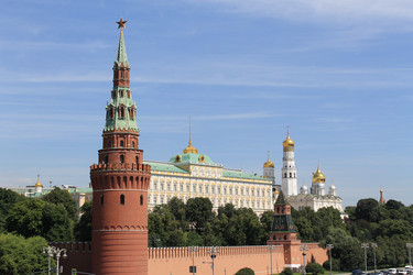Водовзводная башня Московского Кремля, вид с Большого Каменного моста - Anastasia_y