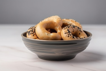 Миска с кольцеобразными сушками с семечками. Создать ИИ - yliv