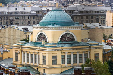 Бывшая Никольская единоверческая церковь (музей Арктики и Антарктики) над крышами города, вид со смотровой площадки - donsun