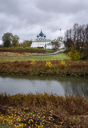 вид на музейный комплекс кремля и кафедральный собор рождества пресвятой богородицы - KirillK
