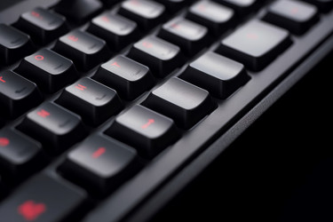 Кнопки клавиатуры крупным планом темные. Выстрелил персональным электронным толчком. Генерировать искусственный интеллект - yliv