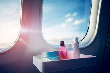 Косметическое средство для ухода за кожей Travel air при солнечном освещении. Крем-капельница для красоты лица. Генерировать искусственный интеллект - yliv