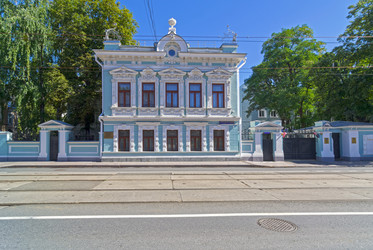 Особняк Бахрушина. Москва, Новокузнецкая улица, 27/6 стр.1. Солнечный день в конце августа - Wombat