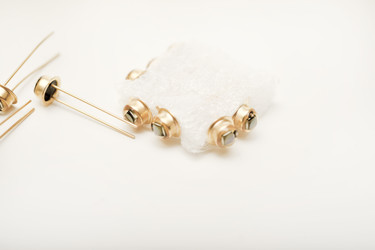 Metal photodiodes in packaging. Phototransistors. Gold‑plated semiconductor devices - LushchikovValeriy