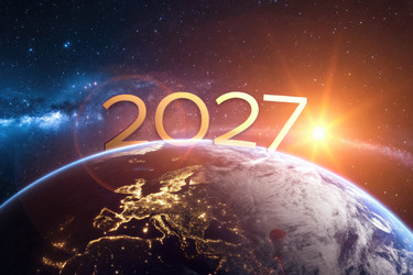 видение земли в будущем с сияющим солнцем и 2027 годом на заднем плане - RomanZ