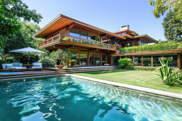 Beautiful modern wooden house with swimming pool surrounded by nature - yliv