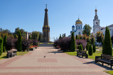 Памятник в честь победы при Малоярославце в Отечественной войне 1812 года и Успенский собор, Малоярославец, Калужская область - kostya6969