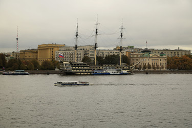 Город Санкт-Петербурга , река Нева, мост , туристический речной трамвайчик , экскурсия - Nadya11