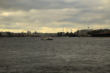 Город Санкт-Петербурга , река Нева, мост , туристический речной трамвайчик , экскурсия - Nadya11