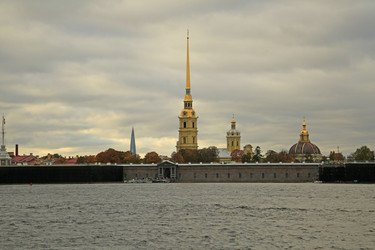 Город Санкт-Петербурга , река Нева, вид на музей "Петропавловская Крепость" - Nadya11