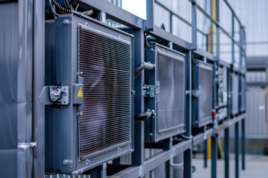 кондиционеры работают и на охлаждение серверов в цод  - yliv