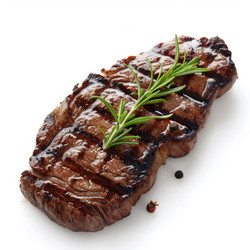 вкусный говяжий стейк на гриле с веточкой розмарина и перцем горошком на белом фоне - yliv