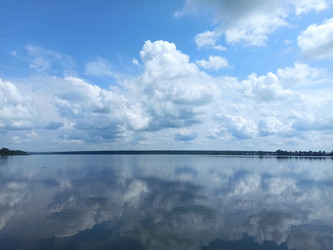 Отражение облаков в водной глади - Firuza