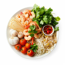 тарелка с рисовой лапшой, грибами эноки, креветками, помидорами черри, чесноком, петрушкой и соусом чили - yliv