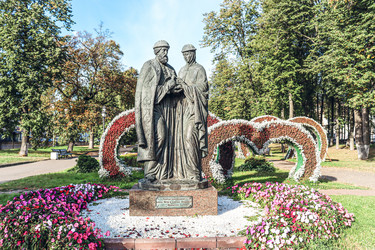 Памятник святым князю Петру и княгине Февронии Муромским в Ярославле, 2024 - Tatiana_Panova
