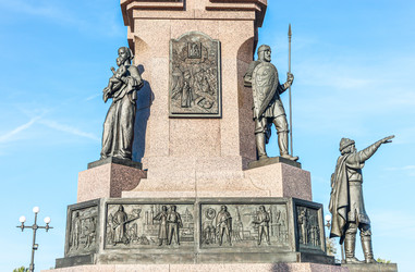 Памятник 1000-летию Ярославля в парке на Стрелке, 2024 - Tatiana_Panova