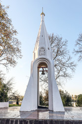 Часовня Казанской иконы Божией Матери, часовня-памятник в центре Ярославля, расположенная на набережной реки Которосль, 2024 - Tatiana_Panova