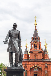Памятник Царю-освободителю императору Александру II на фоне Церкви cвятого Александра Невского на Алом поле, Челябинск 2024 - Tatiana_Panova