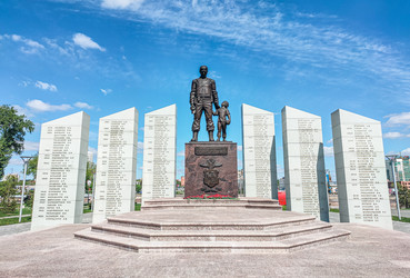 Памятник Солдатам правопорядка, мемориальный комплекс в парке Трудовой в Челябинске, 2024 - Tatiana_Panova