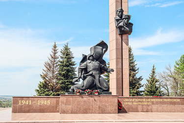 Мемориал А.М. Матросов, М.Х. Губайдуллин, вечный огонь в Парке Победы, Уфа, Республика Башкортостан, Россия, 2025 - Tatiana_Panova