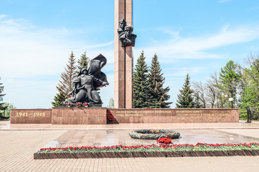 Мемориал А.М. Матросов, М.Х. Губайдуллин, вечный огонь в Парке Победы, Уфа, Республика Башкортостан, Россия, 2025 - Tatiana_Panova
