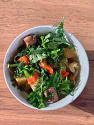 дымляма. среднеазиатское овощное рагу с мясом, капустой, помидорами, сладким перцем, картофелем, морковью, чесноком и луком - Serg Zastavkin