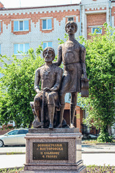 Памятник Основателям Ялуторовска Ульянову и Гилеву, Ялуторовск, Тюменская область, Россия, 2024 - Tatiana_Panova