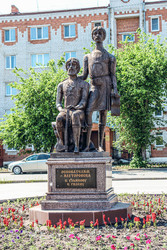 Памятник Основателям Ялуторовска Ульянову и Гилеву, Ялуторовск, Тюменская область, Россия, 2024 - Tatiana_Panova