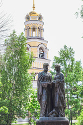 Памятник Петр и Феврония Муромские возле Свято-Троицкого собора, Энгельс, Саратовская область, Россия, 2026 - Tatiana_Panova