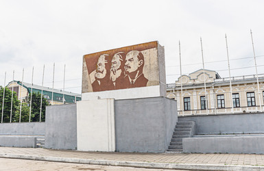Памятник Маркс, Энгельс, Ленин на площади Ленина, Энгельс, Саратовская область, Россия, 2026 - Tatiana_Panova