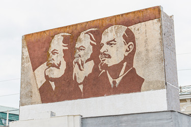 Памятник Маркс, Энгельс, Ленин на площади Ленина, Энгельс, Саратовская область, Россия, 2026 - Tatiana_Panova