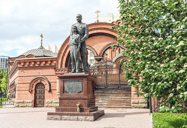 Памятник Николаю II и цесаревичу Алексею на Красном проспекте, Новосибирск, Россия, 2024 - Tatiana_Panova