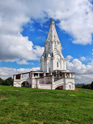церковь вознесения господня в коломенском. памятник русской архитектуры. наследие юнеско. москва, россия. 15 июня 2026 года - ElenGlush