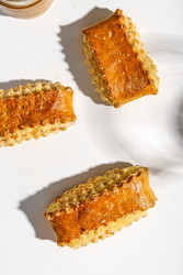 армянская гата на белом фоне - JuliaLavleis