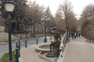 Улица Кисловодска весной - belarys09