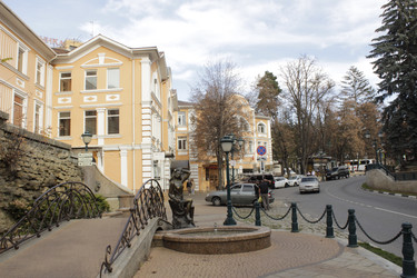 Улица Кисловодска весной - belarys09