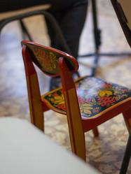 Детский стульчик с хохломской росписью в интерьере Children's Chair with Khokhloma Painting — Interior Decor - Pilipanastasia