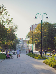 Городской парк — прогулка, фонтан и зелень City Park — Walk, Fountain and Greenery - Pilipanastasia