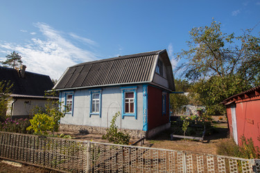 Небольшой загородный дом с участком. Типичные дома, представленные на постсоветском пространстве - aspsvz