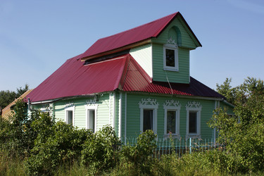 Старый деревенский дом с новыми пластиковыми окнами - nkaup