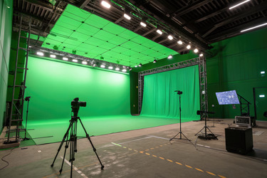 Современная студия Green Screen, созданная для производства и съемок видео - RomanZ
