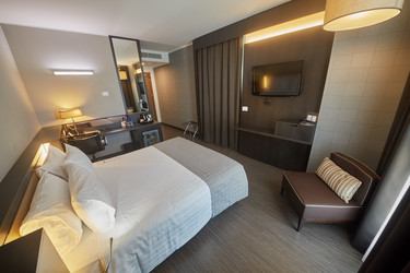 ГЕНУЯ, ИТАЛИЯ - 6 августа 2016 года: Интерьер номера в отеле Best Western Premier - paha_l