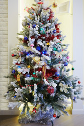 Christmas tree with illumination, vintage toys at - paha_l
