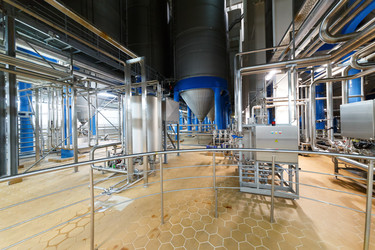 Fencing of brewing equipment in beer factory - paha_l