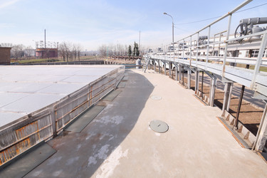приемная камера, закрытая стеклом, вода поступает сюда - paha_l