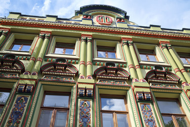 MOSCOW - JUL 05, 2015: Colorful painting of the facade of the manor - paha_l