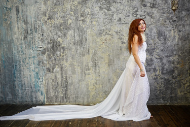 Red-haired woman in white dress with long skirt - paha_l