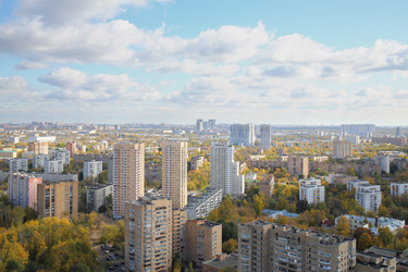 панорама города с высотными зданиями и - paha_l