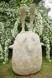 MOSCOW, RUSSIA - JUN 26, 2015: Sculpture in Sokolniki park. Park - paha_l